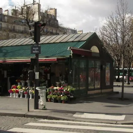 Little Boudoir Of Champs-elysées *